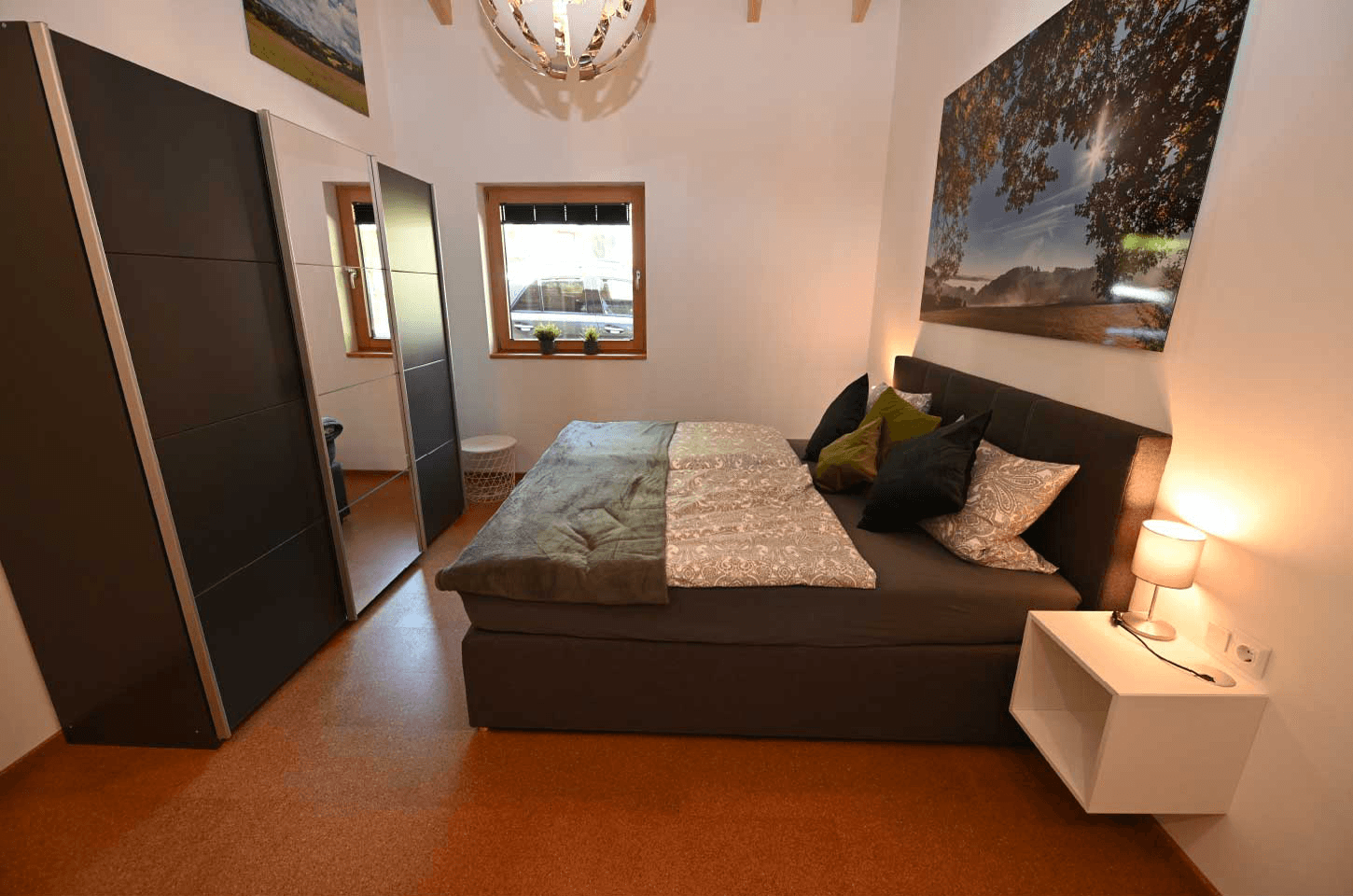 Schlafzimmer 2 Bild 1-3